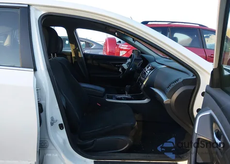 2015 Nissan Altima 2.5 S from USA, damaged, VIN 1N4AL3AP3FC426674